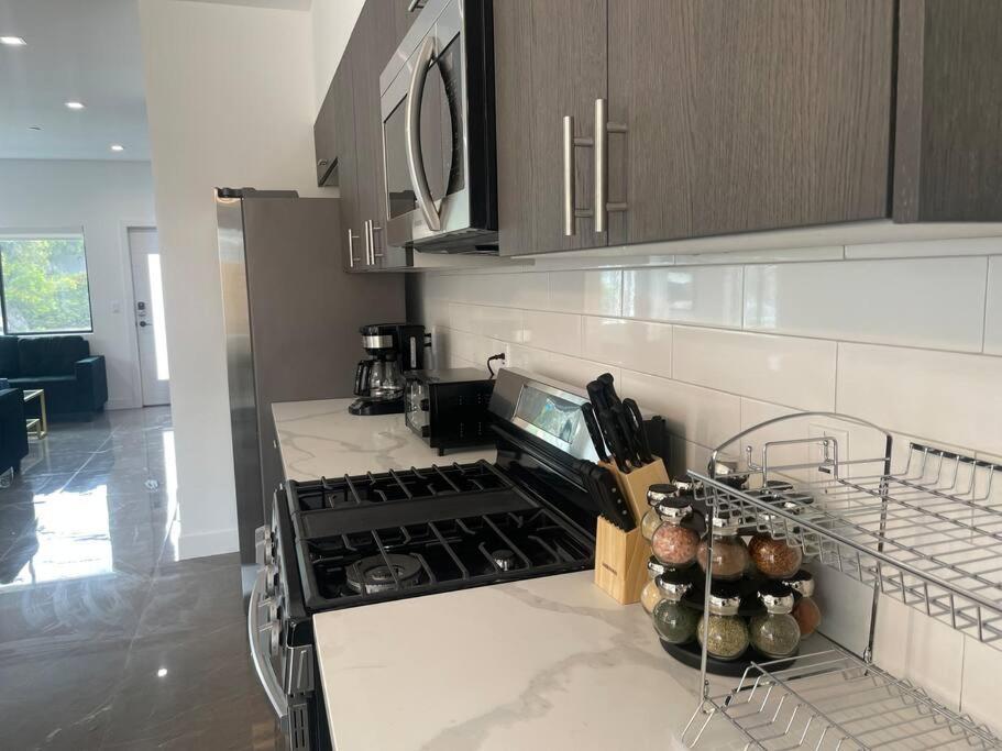 Delightful Town Home Close To Dtla Los Angeles Eksteriør billede